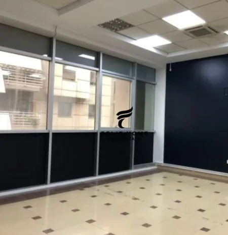 Tirane, jepet me qera dyqan Kati 2, 100 m² 900 € (QENDER)
