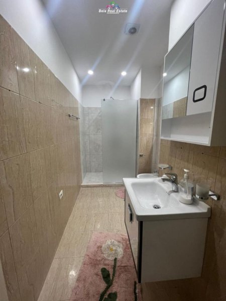 Tirane, jepet me qera apartament 1+1+Ballkon Kati 1, 65 m² 600 € (qender)