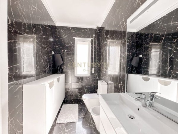 Tirane, shes apartament 3+1 Kati 3, 124 m² 260.000 € 