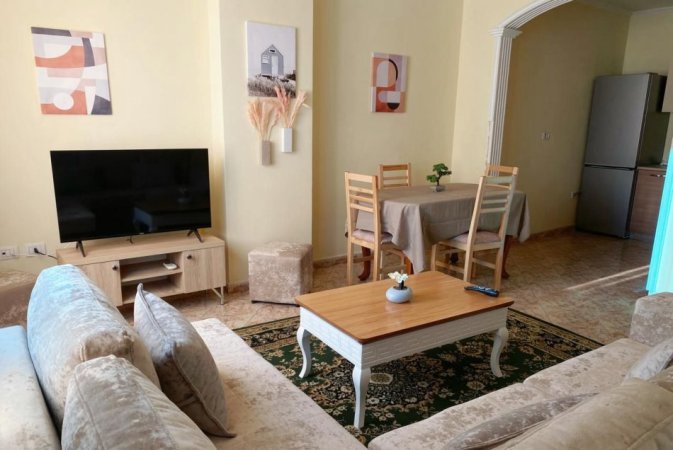 Tirane, jepet me qera apartament 2+1+Ballkon Kati 9, 90 m² 650 € (Stacioni i Trenit)