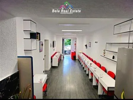Tirane, jepet me qera zyre Kati 0, 100 m² 800 € (21 dhjetori)