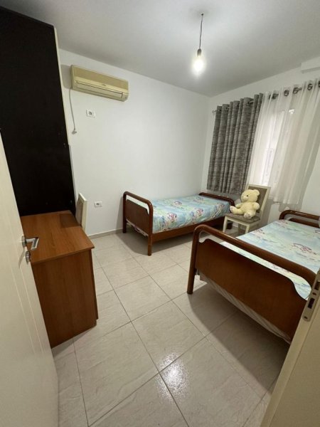 Tirane, jepet me qera shtepi Kati 1, 350 € (Don Bosko)