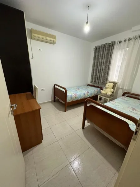 Tirane, jepet me qera shtepi Kati 1, 350 € (Don Bosko)
