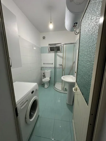 Tirane, jepet me qera shtepi Kati 1, 350 € (Don Bosko)