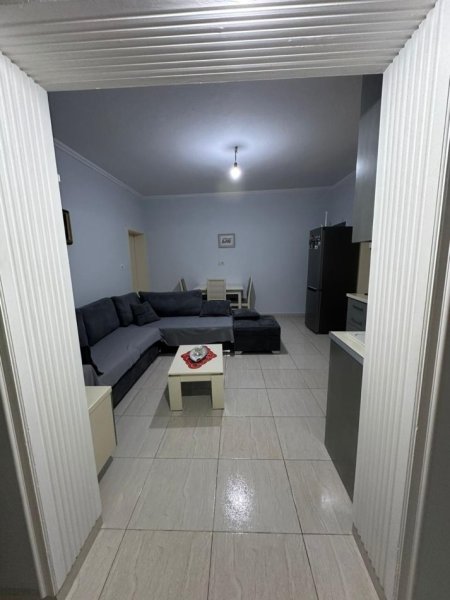 Tirane, jepet me qera shtepi Kati 1, 350 € (Don Bosko)