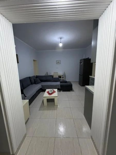 Tirane, jepet me qera shtepi Kati 1, 350 € (Don Bosko)