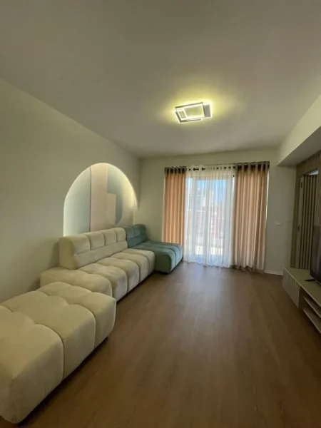 Tirane, shitet apartament 2+1+Ballkon Kati 5, 100 m² 275.000 € (Rruga Sami Frasheri, Bllok)