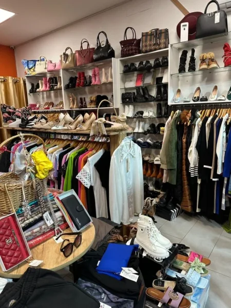 Tirane, oferte Shitet biznesi butik ne Astir