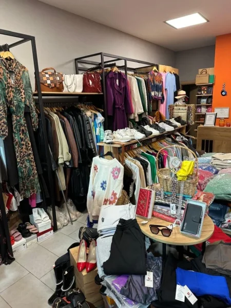 Tirane, oferte Shitet biznesi butik ne Astir