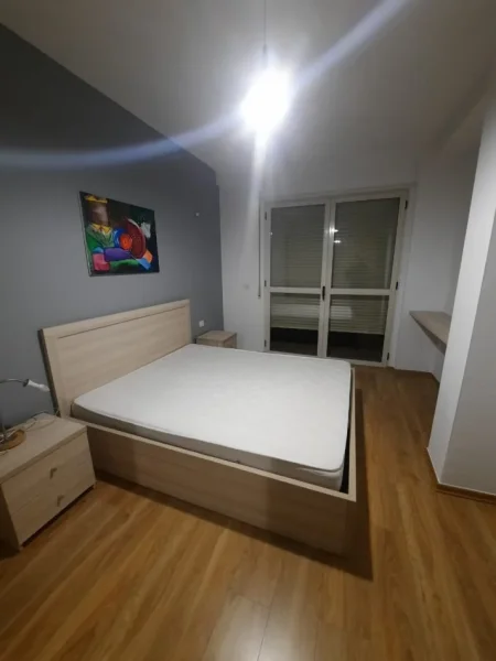 Tirane, jepet me qera apartament 2+1 Kati 5, 100 m² 500 € (Astir)