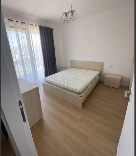 Tirane, jepet me qera apartament 1+1 Kati 5, 66 m² 420 € (Yzberisht)