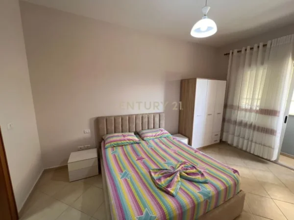 Tirane, jepet me qera apartament 3+1 , 173 m² 900 € (kopeshti zoologjik)