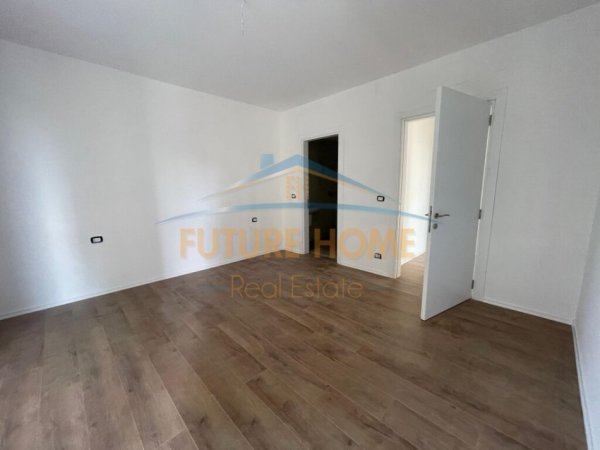 Tirane, jepet me qera apartament 2+1 Kati 1, 108 m² 700 € 