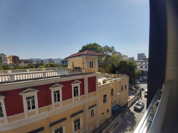 Tirane, jepet me qera apartament 1+1 Kati 6, 67 m² 1.250 € (Rruga Kajo Karafili)