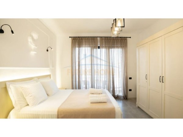 Tirane, jepet me qera apartament 1+1 Kati 6, 67 m² 1.250 € (Rruga Kajo Karafili)
