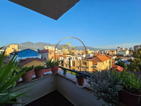 Apartament 2+1+2 për Shitje tek Medreseja!