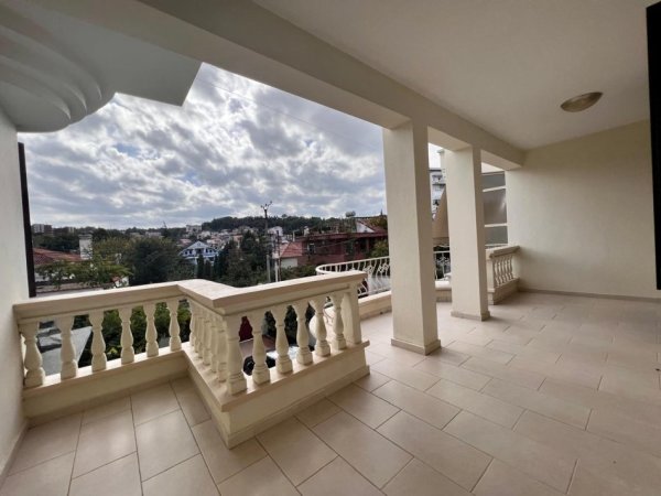 Vile me Qira 3-Kate, 300 m² 700 € (Vilat Gjermane) Tirane