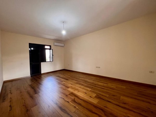 Vile me Qira 3-Kate, 300 m² 700 € (Vilat Gjermane) Tirane