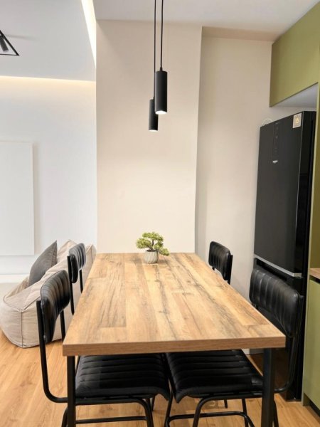 Komuna e Parisit / Apartament 1+1+Blk, 700 €