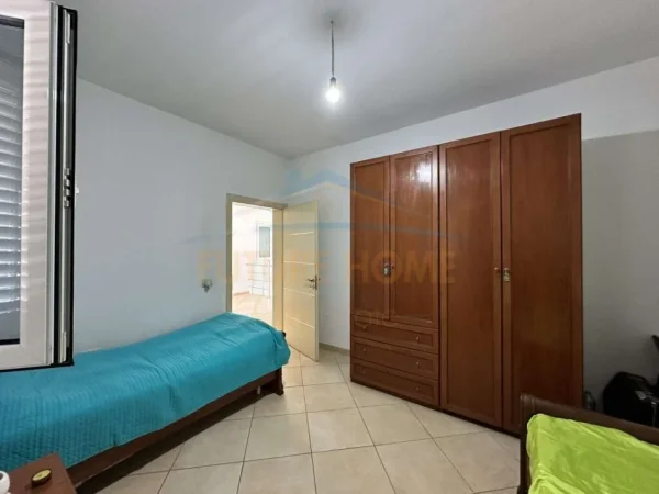 Tirane, shitet apartament 5+1 Kati 0, 565 m² 350.000 € (vore)