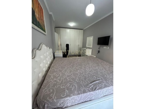 Tirane, jepet me qera apartament 2+1+Ballkon Kati 6, 80 m² 600 € (Rruga Artan Lenja)