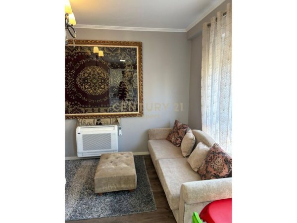 Tirane, jepet me qera apartament 2+1+Ballkon Kati 6, 80 m² 600 € (Rruga Artan Lenja)