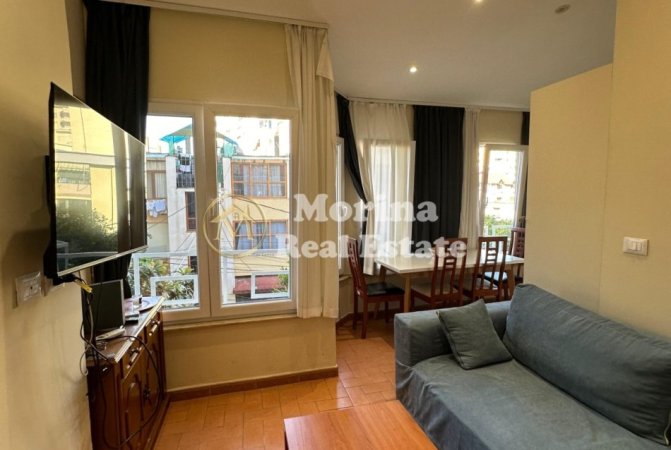 Tirane, jepet me qera shtepi 2+1 Kati 3, 95 m² 900 € (21 Dhjetori)