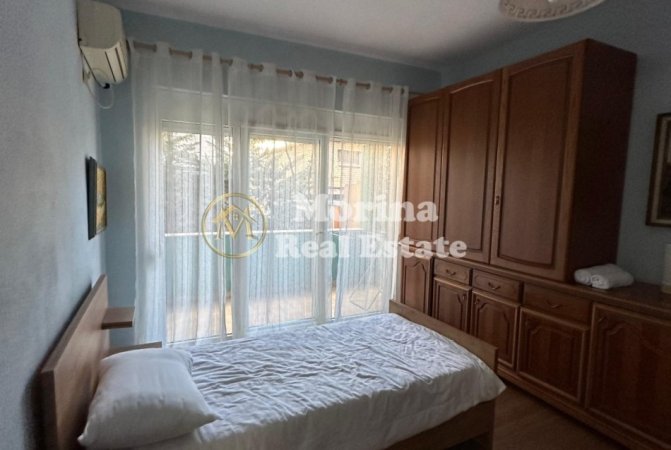 Tirane, jepet me qera shtepi 2+1 Kati 3, 95 m² 900 € (21 Dhjetori)