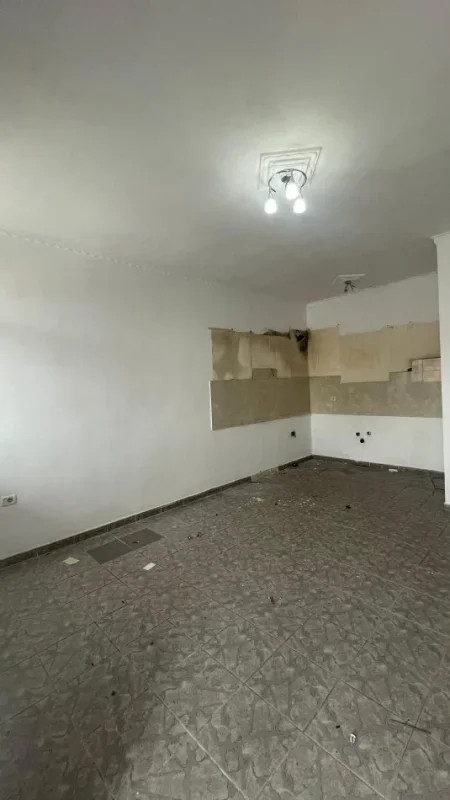 Tirane, shitet apartament 2+1 Kati 6, 88 m² 120.000 € (Rruga Bardhyl, ne Brryl)