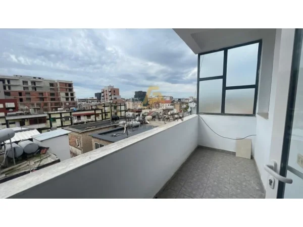 Tirane, shitet apartament 2+1 Kati 6, 88 m² 125.000 € (Rruga Bardhyl)