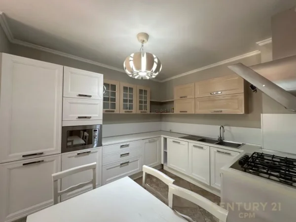 Tirane, jepet me qera apartament 2+1+Aneks+Ballkon , 115 m² 800 € (Kompleksi Kolombo)