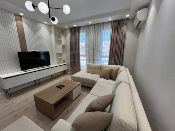Tirane, shes apartament 2+1+Ballkon Kati 4, 94 m² 161.613 € (29 Nentori)