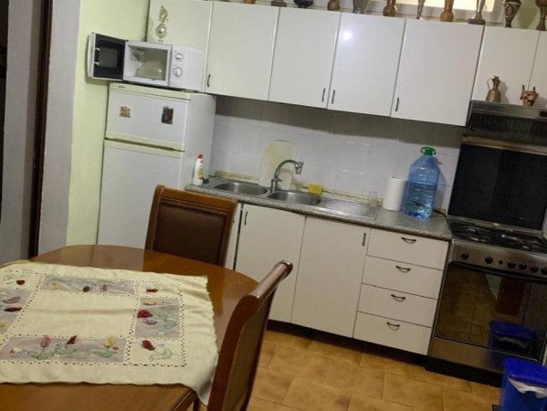 Tirane, jepet me qera apartament 2+1+Ballkon Kati 0, 80 m² 500 € (21Dhjetori te Neranxi)
