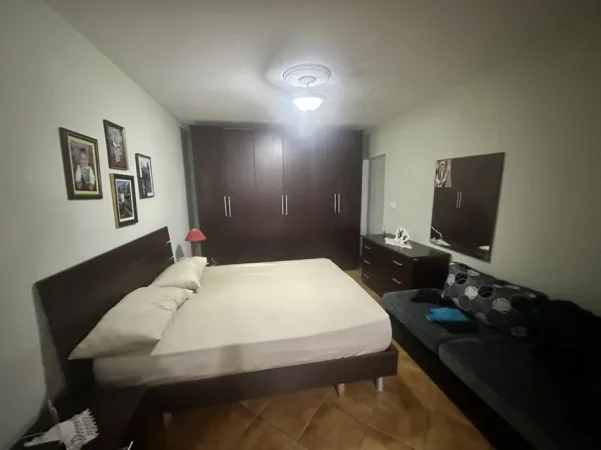 Tirane, jepet me qera apartament 2+1+Ballkon Kati 0, 80 m² 500 € (21Dhjetori te Neranxi)