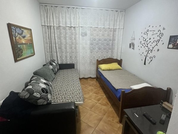 Tirane, jepet me qera apartament 2+1+Ballkon Kati 0, 80 m² 500 € (21Dhjetori te Neranxi)