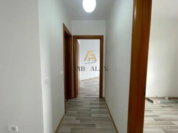 Tirane, shitet apartament 2+1 Kati 7, 110 m² 137.500 € (Yzberisht, Rruga Besim Alla)