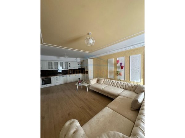 Tirane, shitet apartament 2+1 Kati 4, 144 m² 290.000 € (Lake Land, Farke)