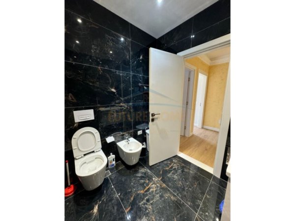 Tirane, shitet apartament 2+1 Kati 4, 144 m² 290.000 € (Lake Land, Farke)