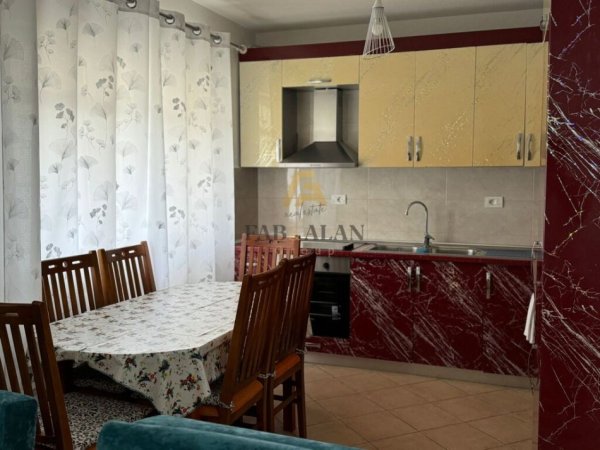 Tirane, shitet apartament 2+1 Kati 4, 96 m² 120.000 € (Kthesa e Kamzes)