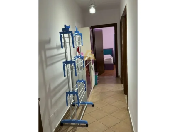 Tirane, shitet apartament 2+1 Kati 4, 96 m² 120.000 € (Kthesa e Kamzes)