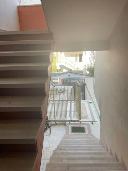Tirane, shitet Vile 2+1 Kati 4, 295 m² 400.000 € (Rruga Ejup Kastrati)