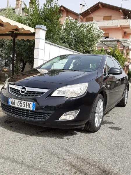 SUPER OKAZION !!!Durres, shes makine OPEL ASTRA Benzin, blu e errët manuale Kondicioner 60.000 km 6000 € I PADISKUTUESHEM