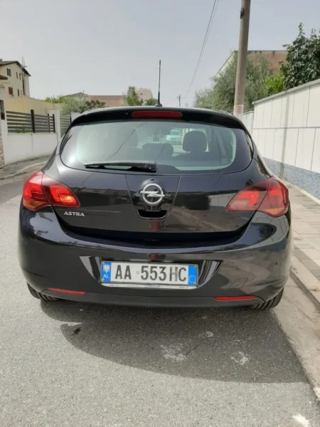 SUPER OKAZION !!!Durres, shes makine OPEL ASTRA Benzin, blu e errët manuale Kondicioner 60.000 km 6000 € I PADISKUTUESHEM