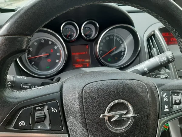 SUPER OKAZION !!!Durres, shes makine OPEL ASTRA Benzin, blu e errët manuale Kondicioner 60.000 km 6000 € I PADISKUTUESHEM