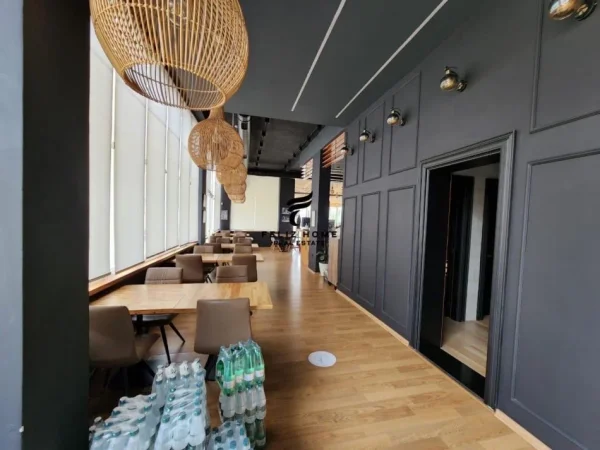 Tirane, jepet me qera dyqan Kati 1, 550 m² 1.500 € (KODRA E DIELLIT)