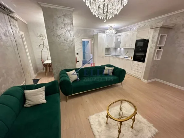 Tirane, jepet me qera apartament 2+1+Ballkon Kati 7, 75 m² 600 € (Don Bosko)
