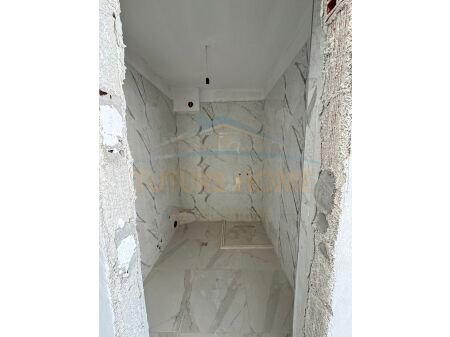 Tirane, shitet Dublex Kati 4, 230 m² 450.000 € (KOPSHTI ZOLOGJIK)