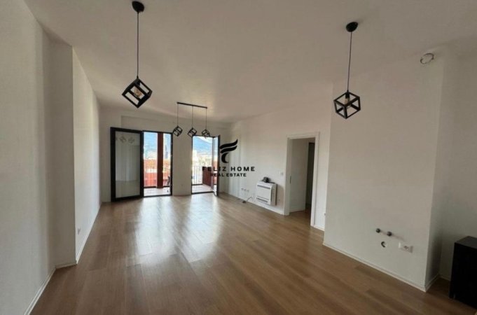 Tirane, jepet me qera apartament 3+1+Ballkon Kati 18, 160 m² 1.500 € (RRUGA E KAVAJES)
