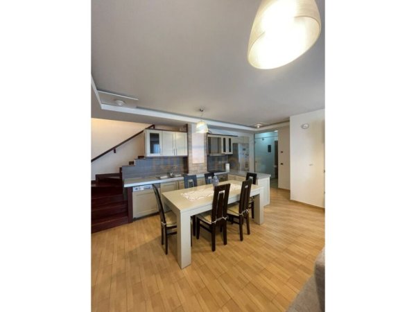 Tirane, jepet me qera apartament Dublex Kati 3, 128 m² 1.100 € (Rezindenca Kodra e Diellit 1)
