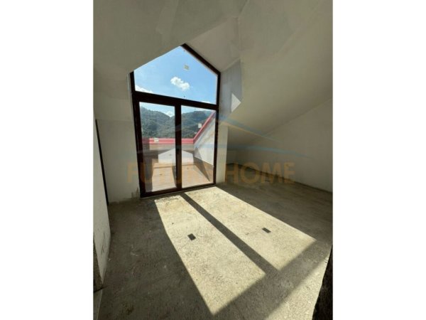 Tirane, shitet apartament duplex 4+1 Kati 4, 175 m² 330.000 € (KOOPSHTI ZOLOGJIK)